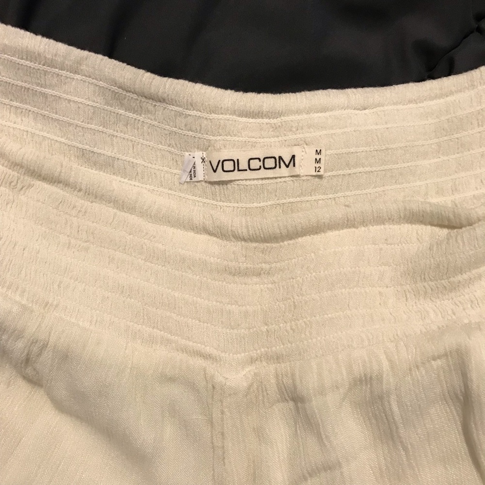Volcom Shorts - Picture 3 of 5